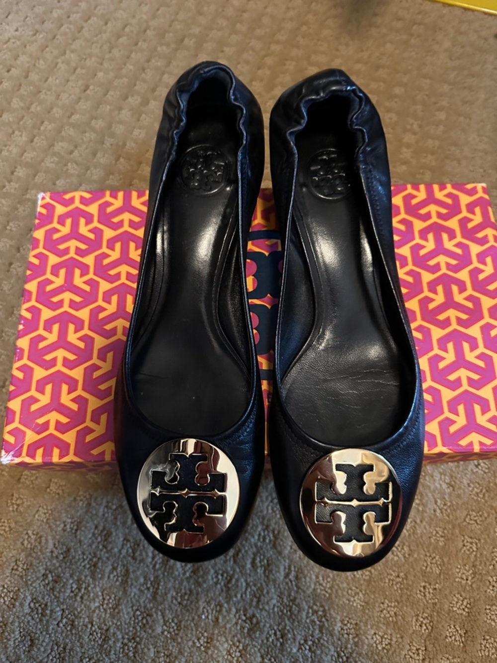 New in Box Tory Burch Black Leather Logo Ballet heels with Gold Medallions
